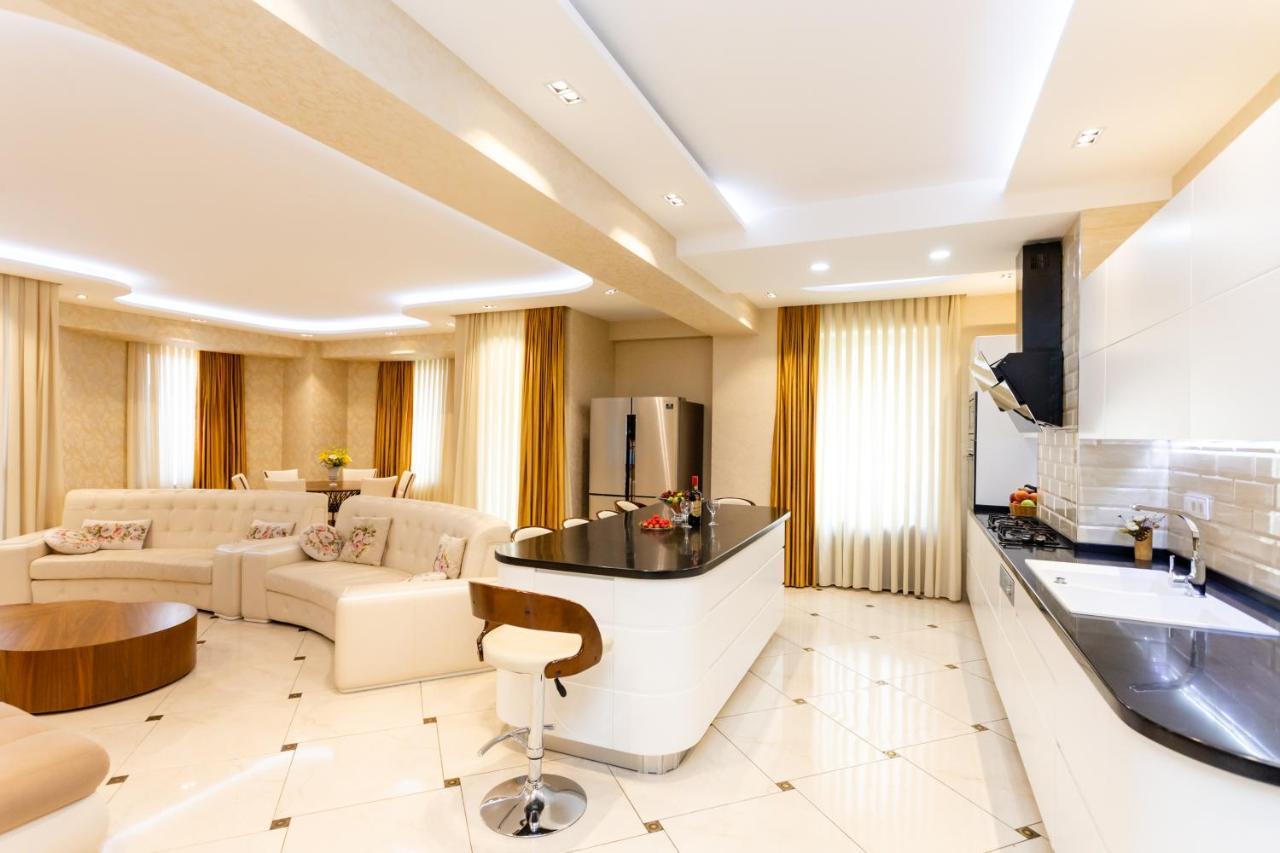 Central Cozy 3Bd-2Bath Apartment Tbilisi Buitenkant foto