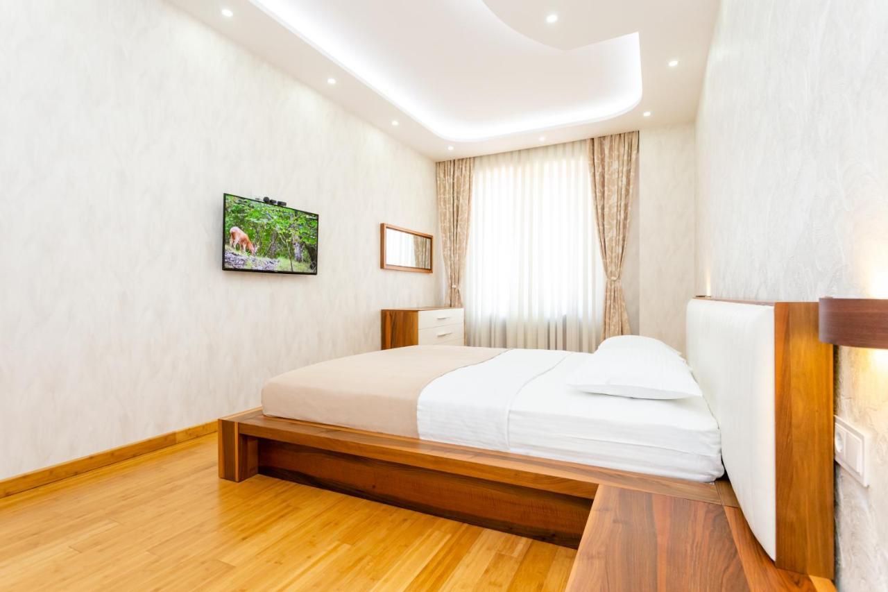 Central Cozy 3Bd-2Bath Apartment Tbilisi Buitenkant foto