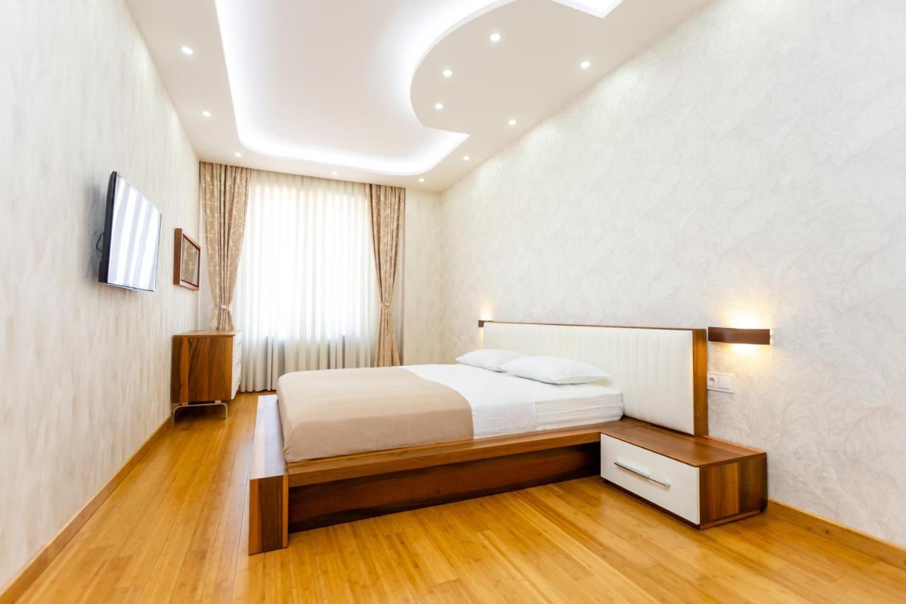 Central Cozy 3Bd-2Bath Apartment Tbilisi Buitenkant foto