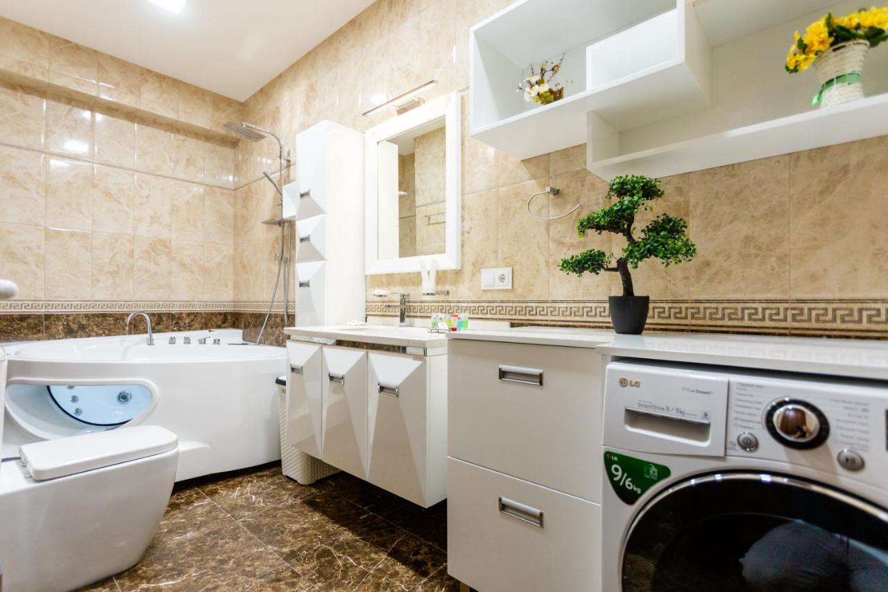 Central Cozy 3Bd-2Bath Apartment Tbilisi Buitenkant foto